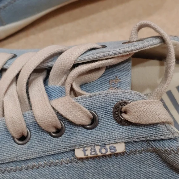 Taos Footwear Star size 11 lace up sneakers - Picture 10 of 11